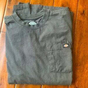 Dickies men’s long sleeve t shirt. Size medium. 100%cotton